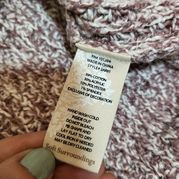 🩷 SOFT SURROUNDINGS Pink Knit Lace Underlay Detail Long Sleeve Top size - Picture 6 of 9